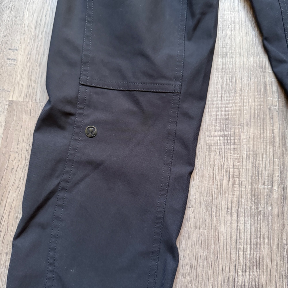 Lululemon Bust A Move Women's Pants - Estimated Size 2 - Picture 9 of 16